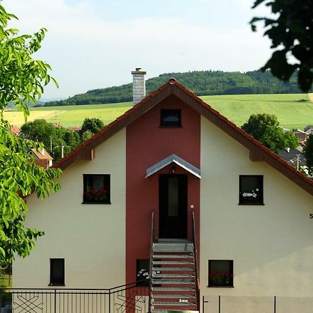 Privat Pod Kostolom - Ubytovanie Valča Zewnętrze zdjęcie