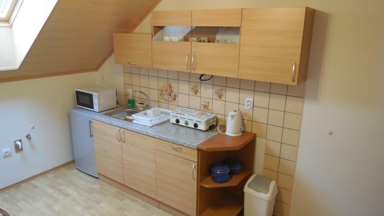 Privat Pod Kostolom - Ubytovanie Valča Zewnętrze zdjęcie